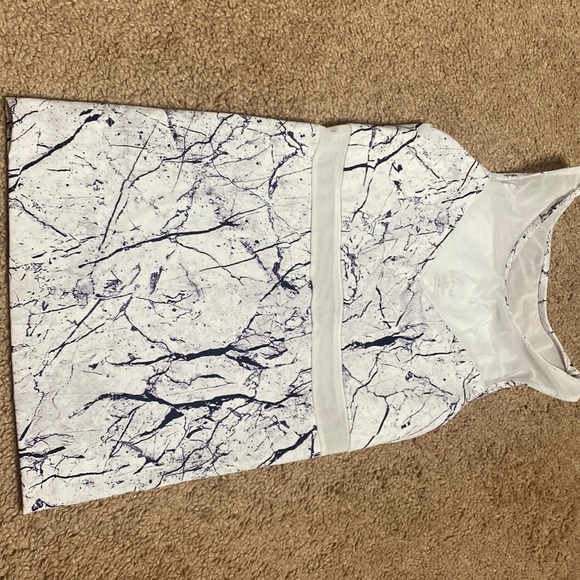Sport top - Picture 1 of 4